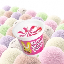 Werbe-Eis im Becher mit Tutti-Frutti-Topping -  Lolly-Flavour