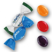 Kleine Bonbons in Logo-Wickelpapier